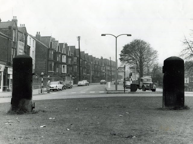 Someone stole the Hunter's Bar roundabout toll bar gate in October 1963