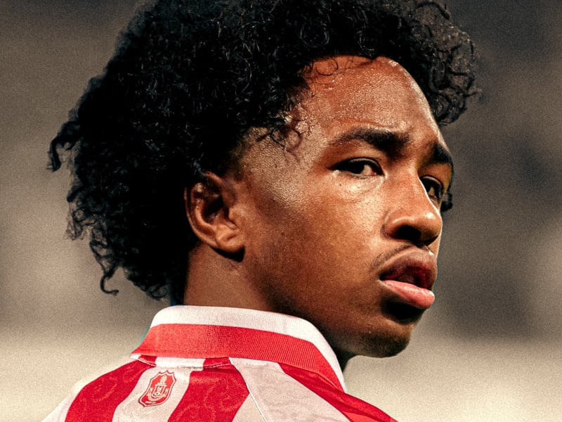 Introduced for his Sunderland debut with just under 15 minutes remaining and operated from the left. Did not have many opportunities to influence the game. 6