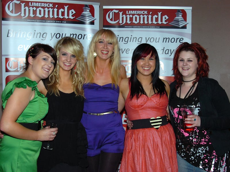 MR ICON LIMERICK COMPETITION AT ICON NITECLUBHalo Staff, Denise Lacey, Leeanne Cherry, Chloe Taylor, Lynn Mann, Serena Crofton (LL)