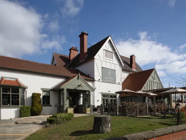 Found in Roundhay, Deer Park is a popular north Leeds pub serving proper pub food in a lovely setting.