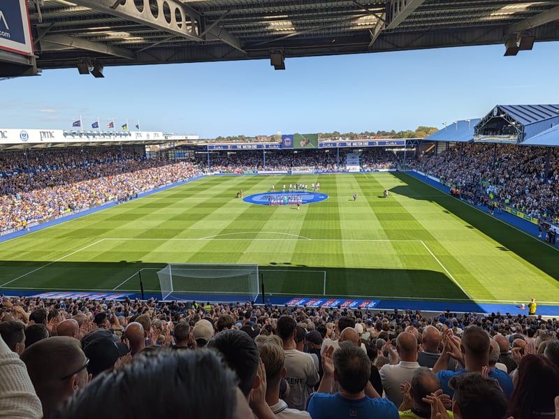 The was a perfectly observed silence for the legendary Pompey goalkeeper ahead of the game v Cardiff.