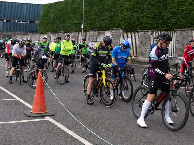 There was a large turnout for the Pedal the Peaks Pat Colgan Challenge leaving from Tullamore Harriers. 