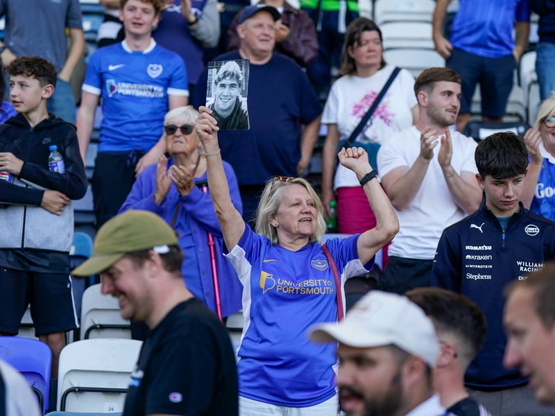 Brilliant pictures of Portsmouth faithful paying tribute to Alan Knight and roaring side on against Cardiff City