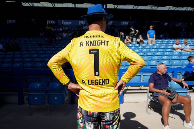 Brilliant pictures of Portsmouth faithful paying tribute to Alan Knight and roaring side on against Cardiff City