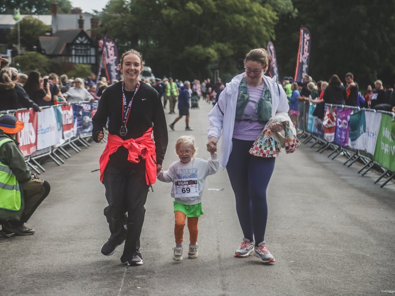 Great support for this participant. Pic: Michelle Charnock Photographer