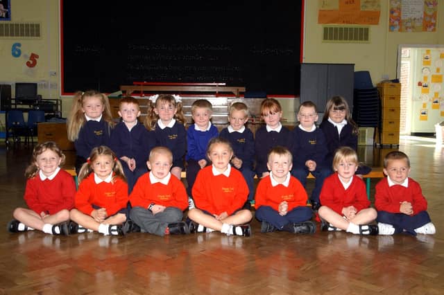 It's Temple Park Infants in a lovely class line-up from back in 2005. Tell us if you recognise anyone.