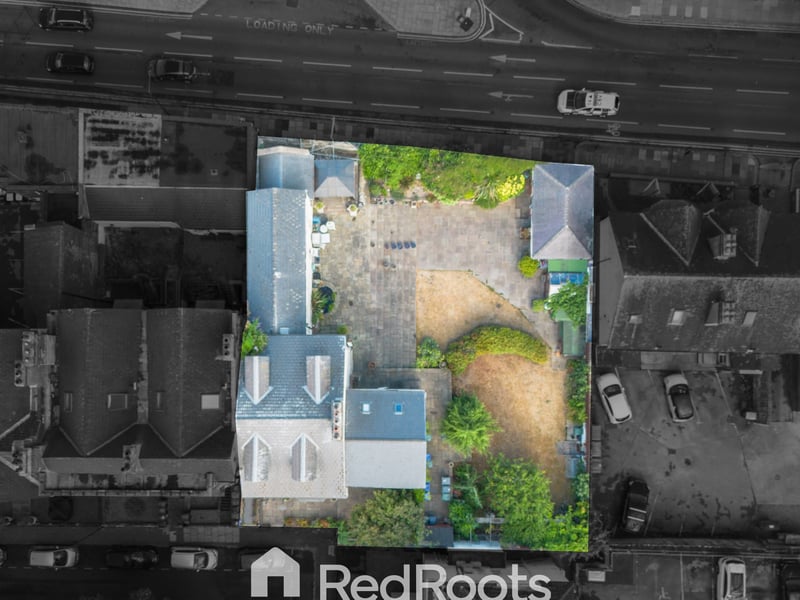 Beyond a family home, its prime central location, multi-floor layout, and self-contained top floor also make it a fabulous investment opportunity for anyone looking to convert it into a unique, high-end boutique B&B.