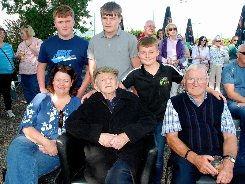 Enjoying the sheaf pitching are Denise and Denis Flannery, Lua Carey, Kevin Leonard and Donnacha and Oisin Flannery
