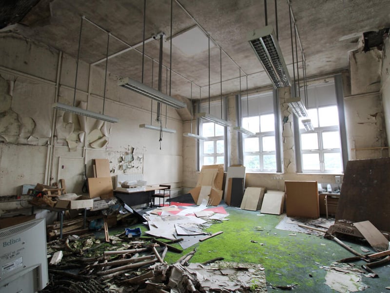 Eerie photos show the remains of Sheffield's former Tinsley Infant School, in Siemens Road, 12 years after it shut for good. The dilapidated site has come to market for £325,000.