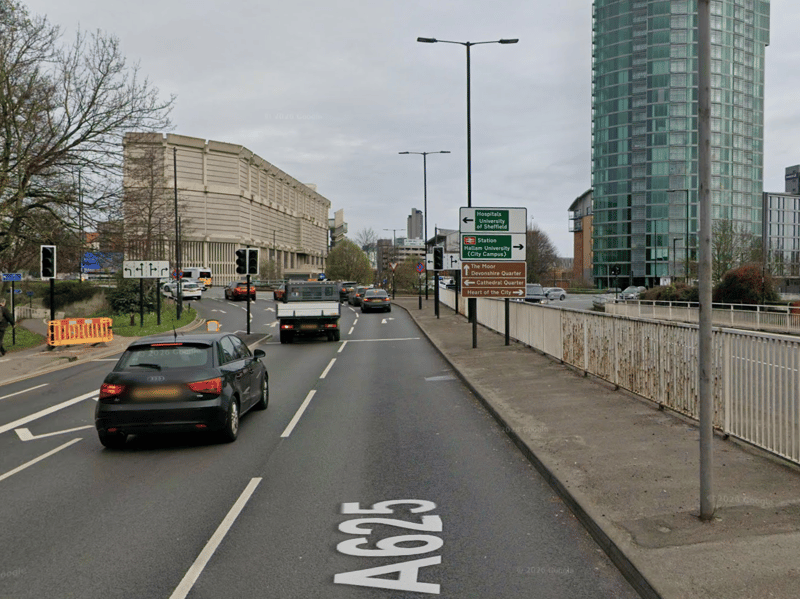 A total of 33,920 vehicles per day were recorded travelling along Ecclesall Road near Moore Street roundabout during 2025, making it the 9th busiest road in Sheffield.