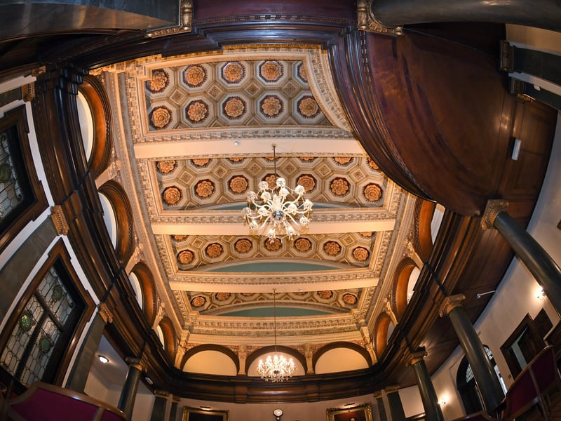 Extravagant chandelier lighting
