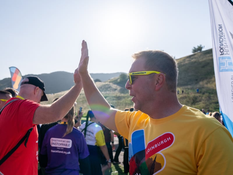 Legendary cyclist Sir Chris Hoy was there to support those taking part in this year's Kiltwalk in his hometown.