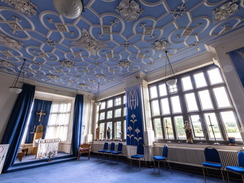 The former Barlborough Hall private school in Derbyshire, which suddenly fell into administration in 2025, will go to auction with a guide price of £600,000. The new owner stands to gain the Victorian mansion, 14 acres of gardens, private woodland, and almost 16,000 sq ft of accommodation - all for the same price as an average London house.