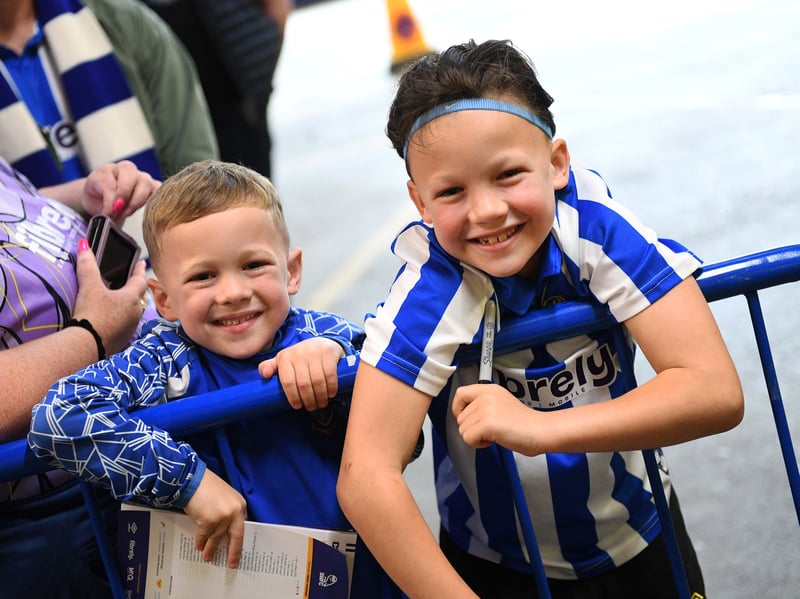 Owls fans in another 30.000 crowd at Hillsborough on Saturday.