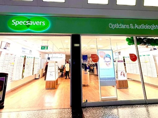 If you head to Specsavers with a student ID, you can get 25% off glasses worth £70 or more. The offer also includes designer styles over £100. 📍City centre/ Headingley/ Kirkstall/ Beeston/ Cross Gates