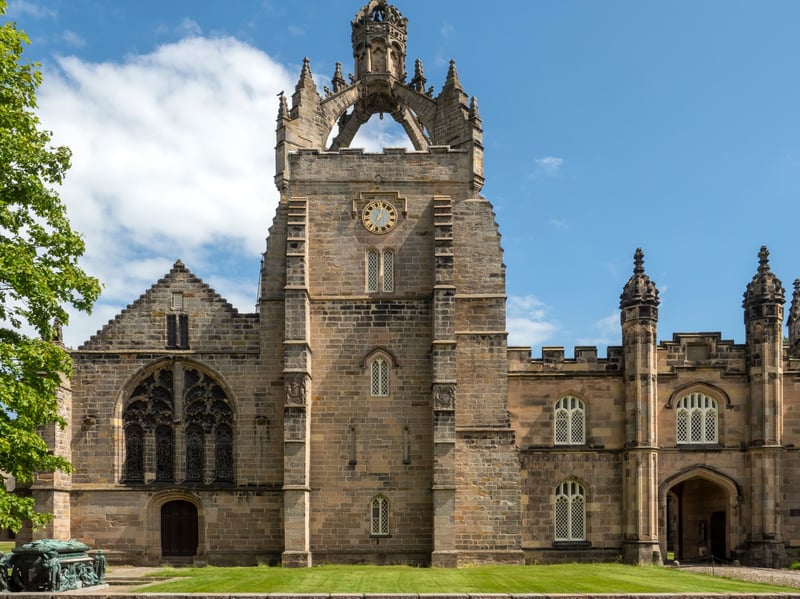 Aberdeen University ties with Glasgow for employability, with 82 per cent of its students also finding a graduate level job or continuing their studies 15 months after graduating.