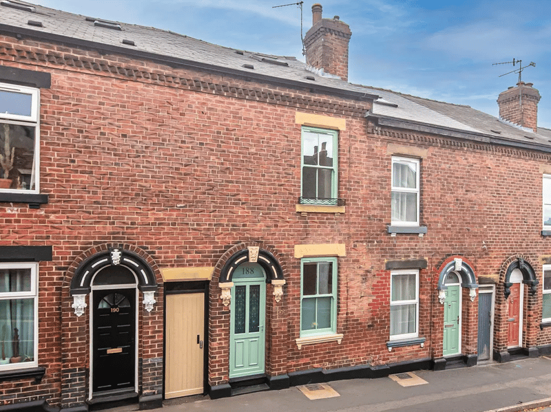 Estate agents ELR Sheffield presents this unassuming looking £300,000 terraced home on Sharrow Lane in S11 Sheffield that is remarkably hiding four bed rooms, a beautiful kitchen, attic conversion, and an incredible yet compact garden retreat with separate office.