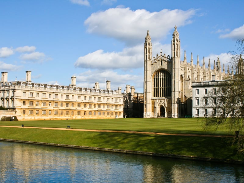 Seventh position goes to Cambridge Univerity with a total of 89.9 points. It's the hardest school of architecture to gain admission to, with pupils having an average of 192 UCAS points.