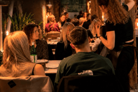 People eating at Il Vicolo