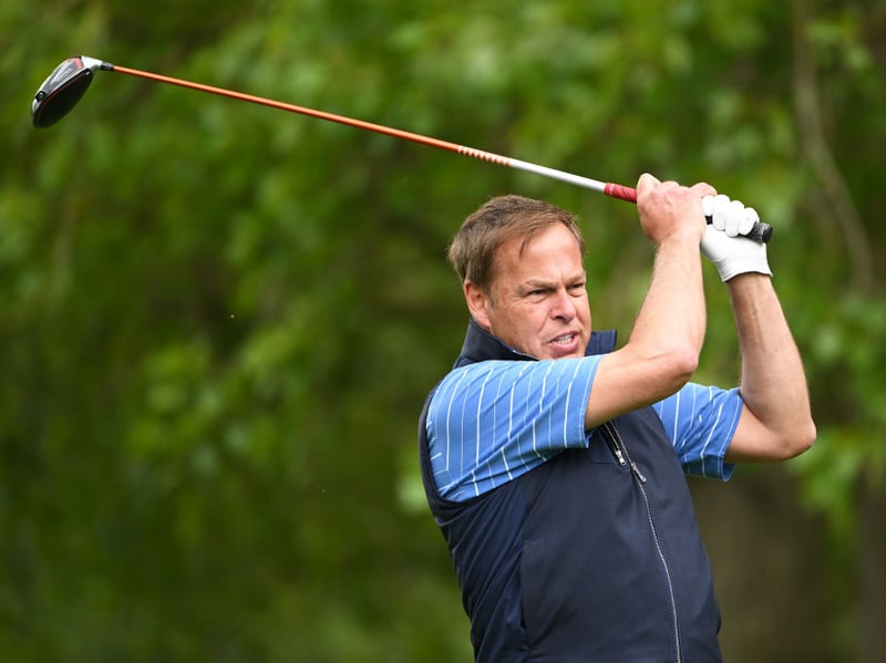 Entrepreneur Peter Jones will be swapping Dragons Den for the clubhouse at the Dunhill Links Championship.