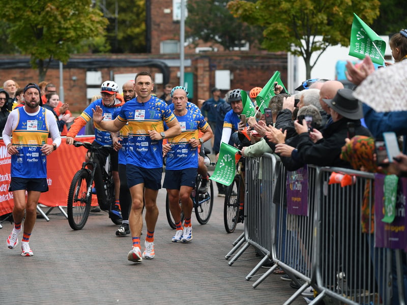 Having set off from Wakefield earlier this morning, Sir Kev is passing through Leeds on day four of his latest 7 in 7 as he raises money for Motor Neurone Disease.