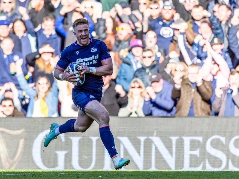The Glasgow Warriors captain is now Scotland’s first choice when it comes to the wing berths. An all-rounder, he aerial ability is particularly impressive. Equally comfortable on left and right.