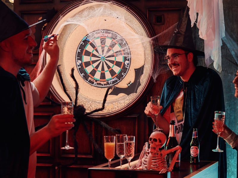 Interactive social darts paired with bottomless sourdough pizza, prosecco or craft beers, and a themed welcome cocktail inside a fairground-inspired haunted house setting. 🎃 Flight Club, Park Row