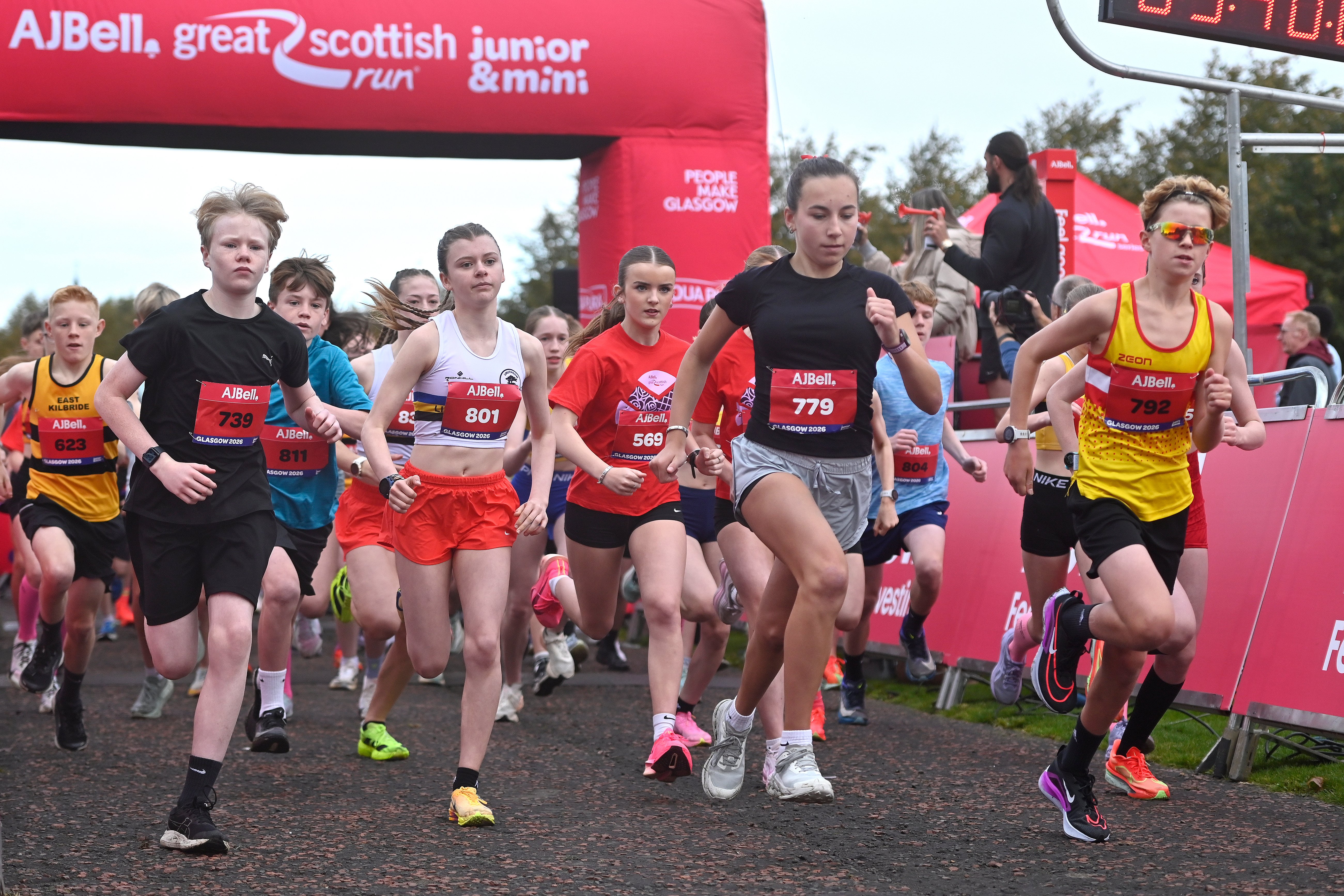 Look at them go! Well done to all who took part in today's Junior and Mini Great Scottish Run 2026.
