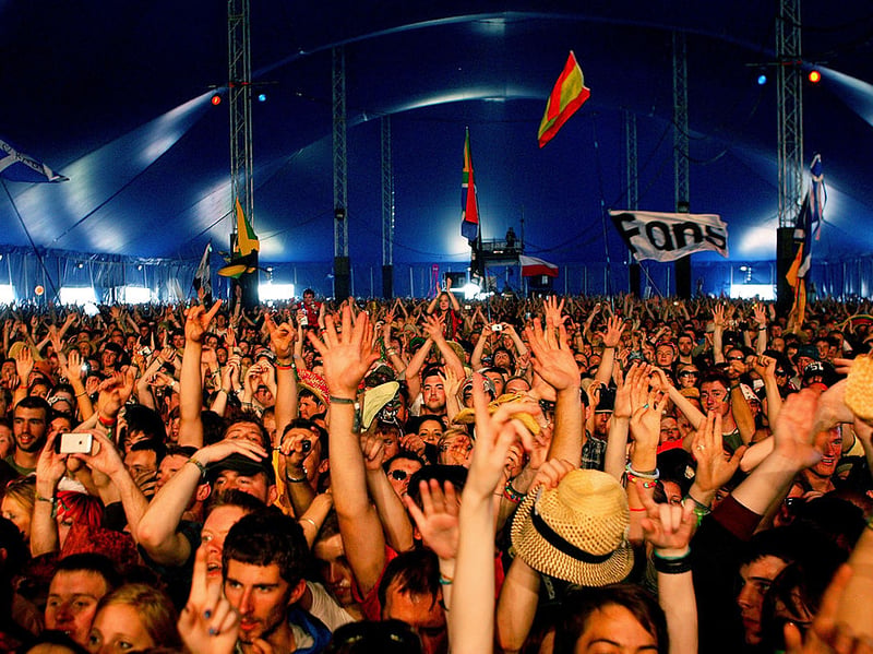 Oasis, Blur, Manic Street Preachers, Suede, Pulp, Supergrass, Ash...countless 90s bands all are more popular than ever in the mid-to-late 2020s, releasing new albums and selling out huge venues. Even the likes of Sleeper, Shed Seven, Republica and Echobelly are back on the road at the moment. All these bands played T in the Park in the early days of Britpop in the mid-90s, so imagine the demand for a similar event today. Manage, somehow, to get Oasis to headline and it'll be bigger than Glastonbury