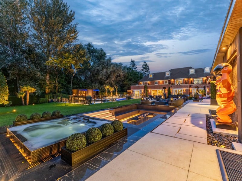 Longford House (Credit: Fine & Country)