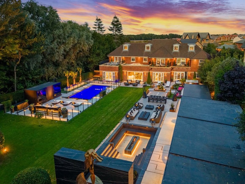 Longford House (Credit: Fine & Country)