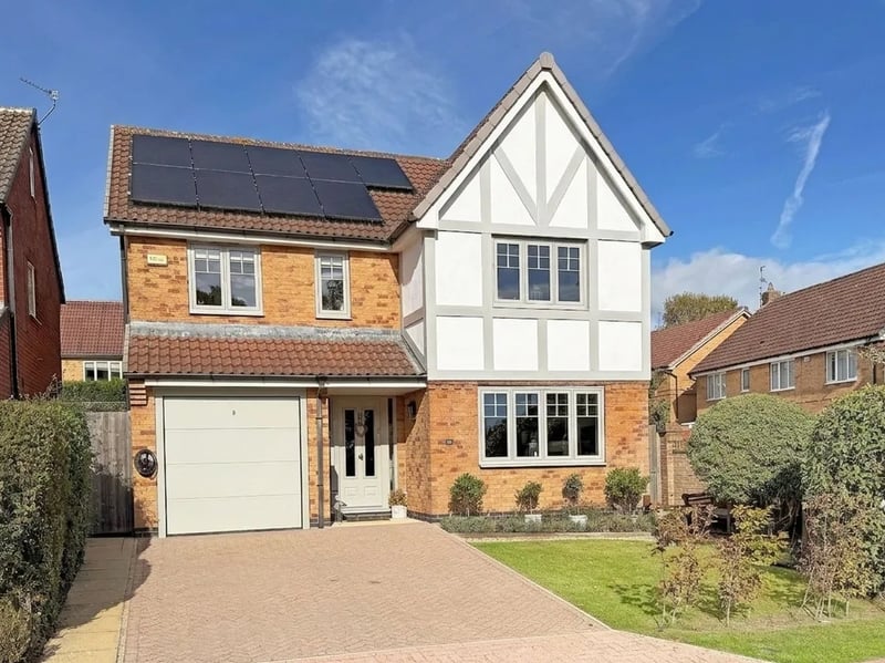This four bedroom and two bathroom detached house is for sale with Verity Frearson for £700,000