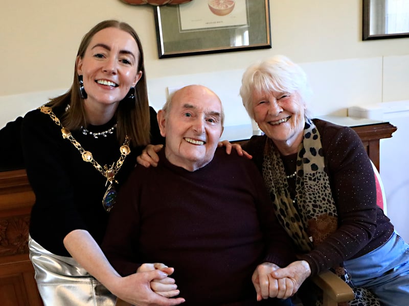Mayor visits Owen Mor Care Centre to spend time with residents and staff