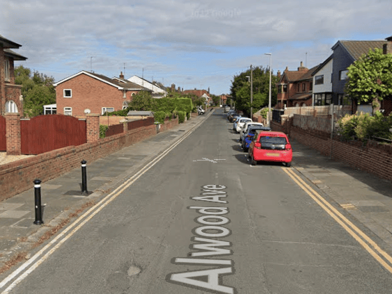 A lane closure between the Four Lane Ends roundabout and Alwood Avenue will be in place  between 9.30am and 2.30pm, until Wednesday 21 October. 