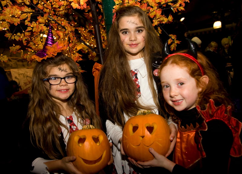 ANNABELLE and Ella-Rose Hope with Charlotte Smith enjoying the spooktacular Newry Twilight Market10 years ago. NM4540