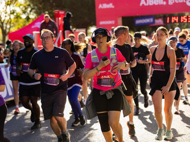 Great South Run purple wave