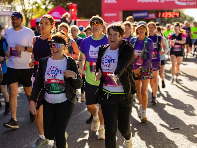 Great South Run purple wave
