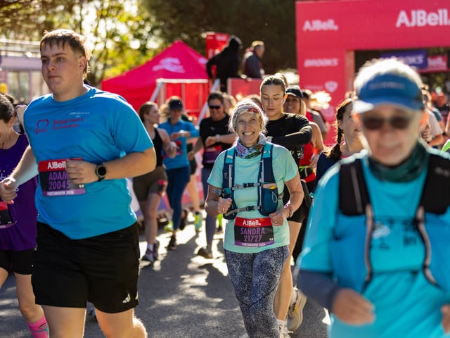 Great South Run purple wave