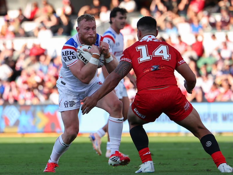 England prop Luke Thompson on the charge