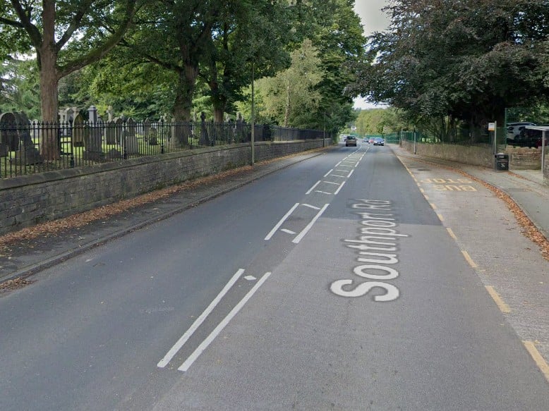 What: Temporary traffic lights
Why: ROUTINE MAINTENANCE OF SEWER NETWORK ON BEHALF OF UNITED UTILITIES (United Utilities Water)
When: Oct 22-Oct 23