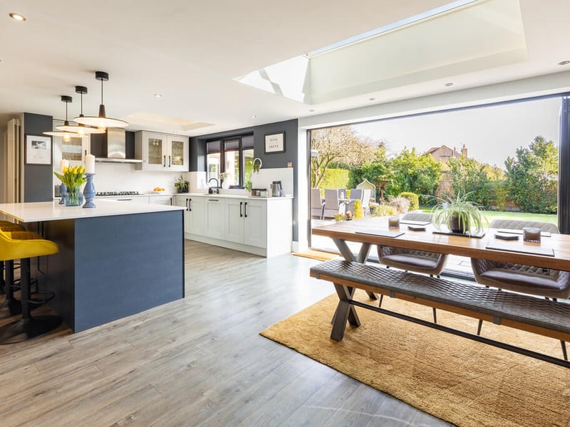The kitchen/dining room