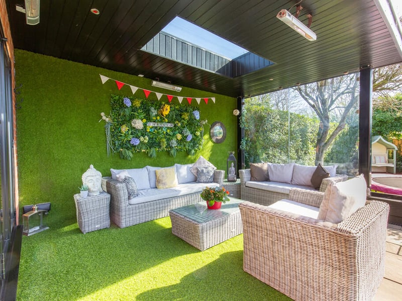 The garden seating area again