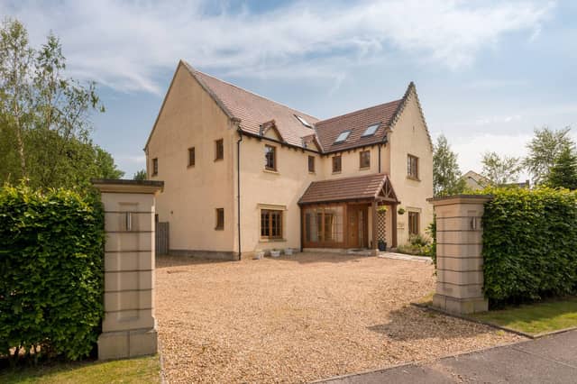 Yellowcraig House occupies an unusually large plot extending to approximately one acre and enjoys a particularly peaceful and private position at the eastern end of this exclusive development.