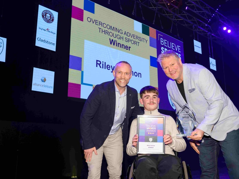 Riley Lannon wins an award