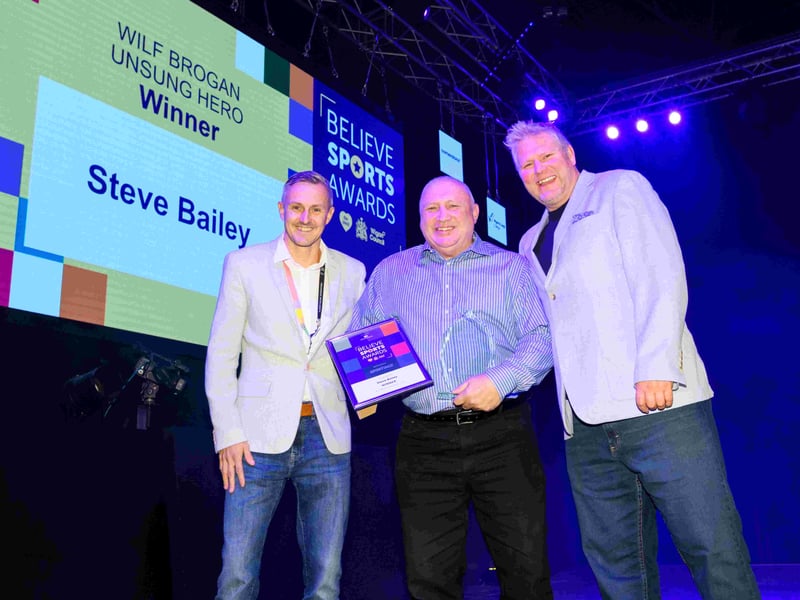 Steve Bailey wins an award