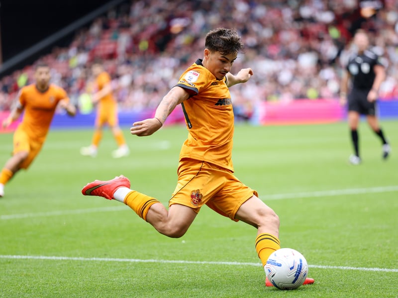 An ankle problem will keep the winger out against Mousinho's troops this evening.