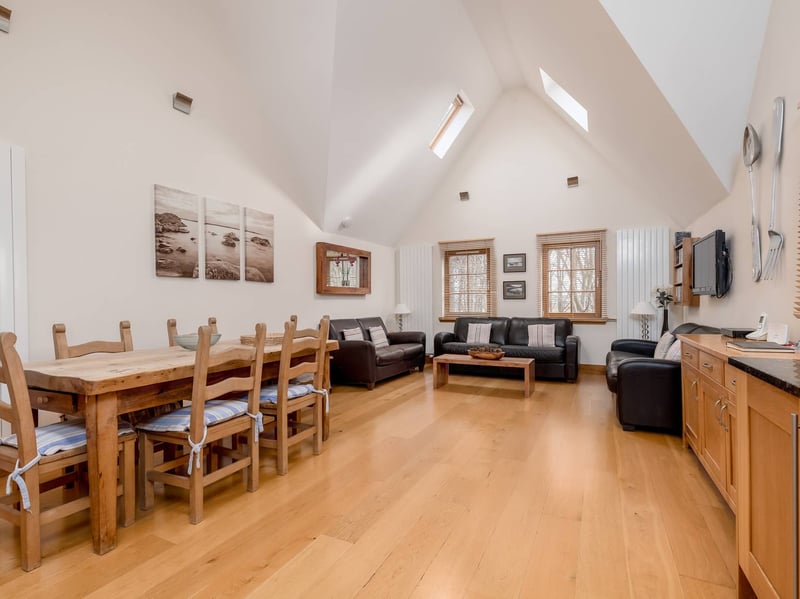 The self-contained annex includes en-suite shower rooms and an exceptionally spacious open-plan living/dining room/kitchen. The accommodation has separately metered services and its own entrance, making it ideal for guests, extended family or staff.