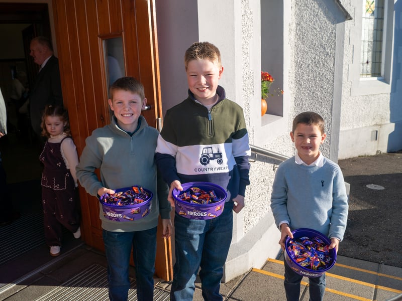 Ethan, Zach and Jacob supplying the sweet treats. ST264332
