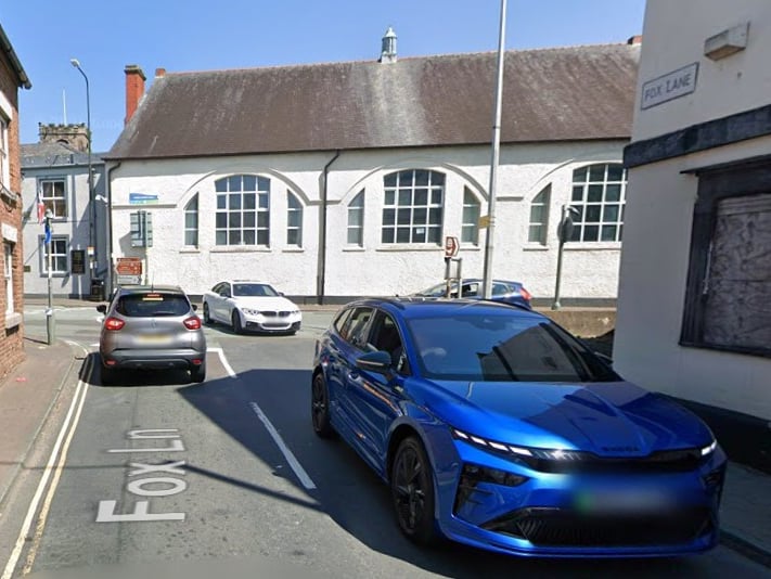 What: Temporary traffic lights
Why: Private Works issued under Road Space Allocation Licence, carried out by Michael Basterfield at Bell Group Construction. Refurbishment of the outside of Fox & Lion Public House using a MEWP (Lancashire County Council)
When: Oct 20-Oct 24