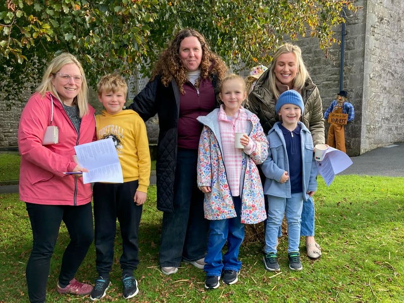 The Johnston Family enjoy the Newmills Scarecrow Festival. ST264310